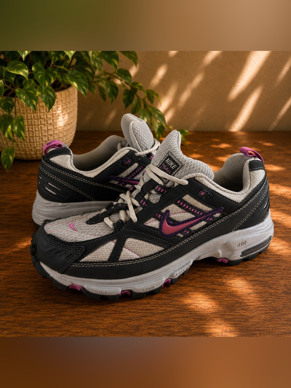 Nike Trail Running Shoes Women’s Size 8 Gray Black Pink Hiking Sneakers